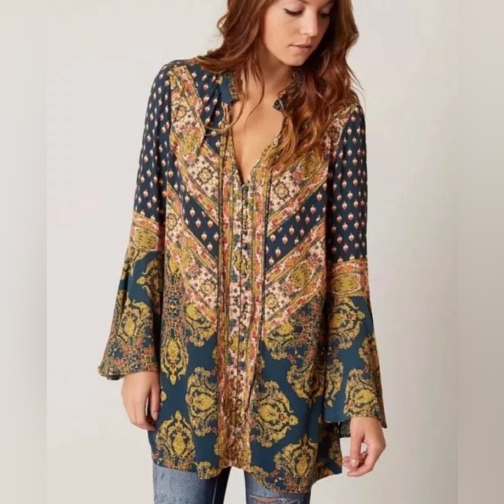 Free People Magic Mystery Tunic Shirt Navy Blue High Low Hem Bell Sleeves Large - Picture 4 of 6